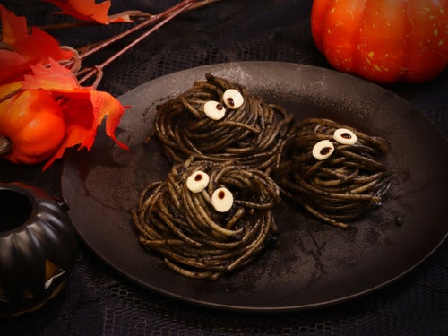 イカスミトマトのまっくろモンスターパスタ